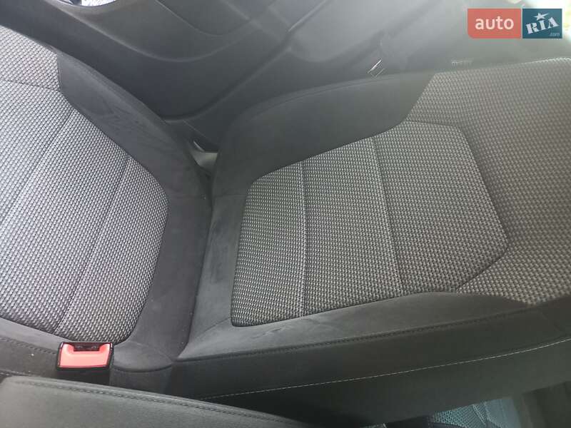 Універсал Volkswagen Passat 2013 в Одесі