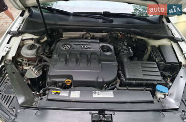 Седан Volkswagen Passat 2016 в Львове