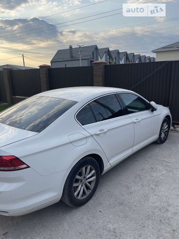 Седан Volkswagen Passat 2016 в Вишневому