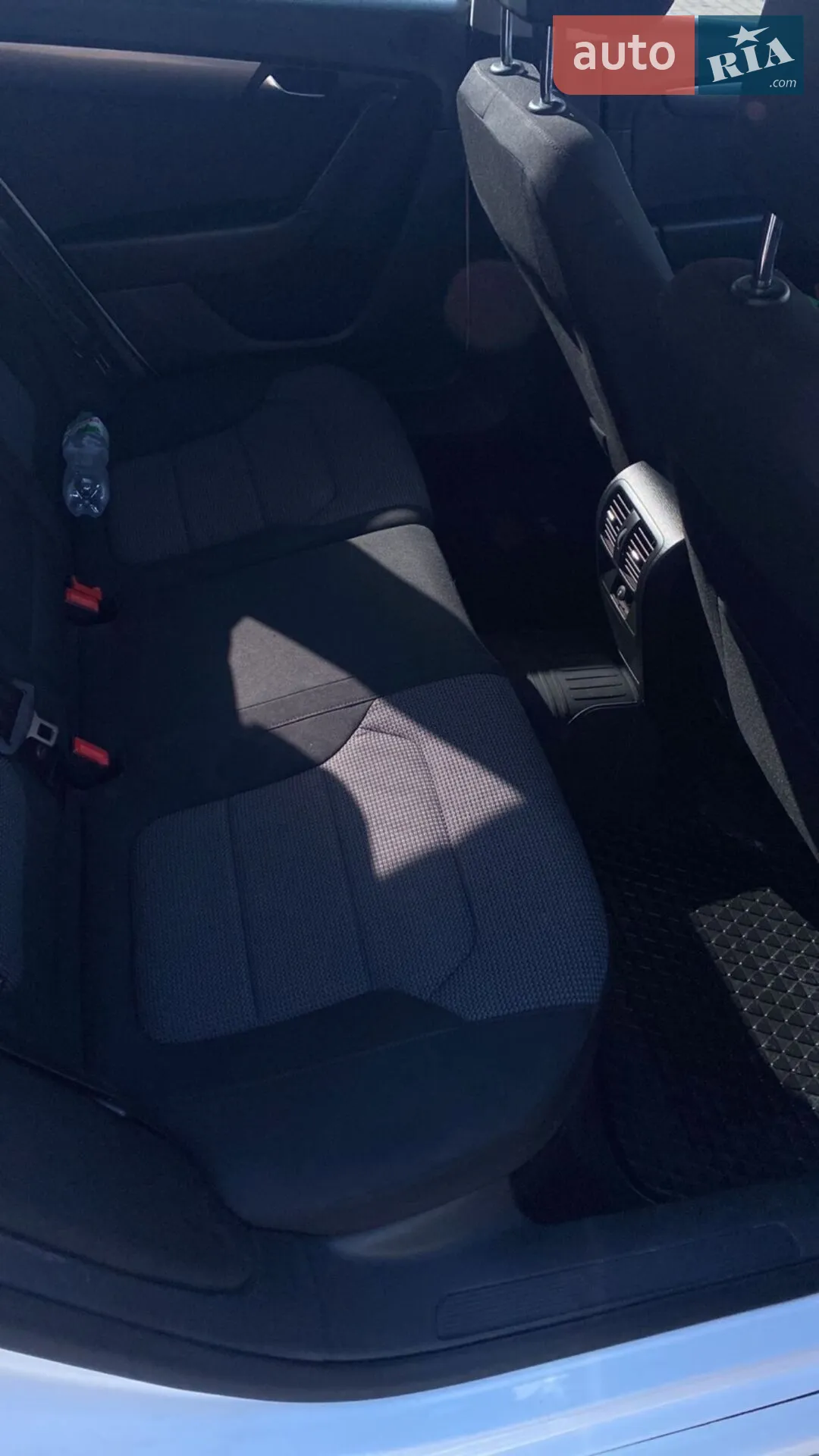2010 Volkswagen Passat - мініатюра 8