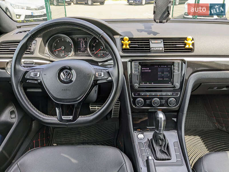 Седан Volkswagen Passat 2018 в Одессе