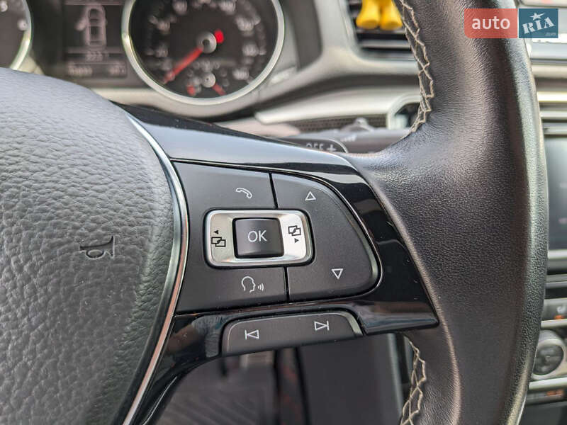 Седан Volkswagen Passat 2018 в Одессе