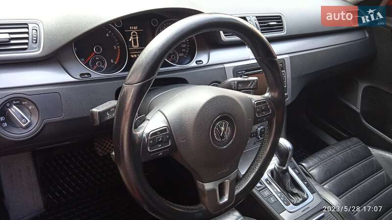 Універсал Volkswagen Passat 2012 в Бершаді