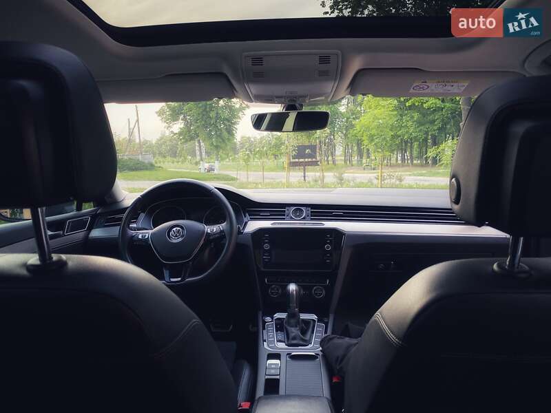 Универсал Volkswagen Passat 2015 в Киеве