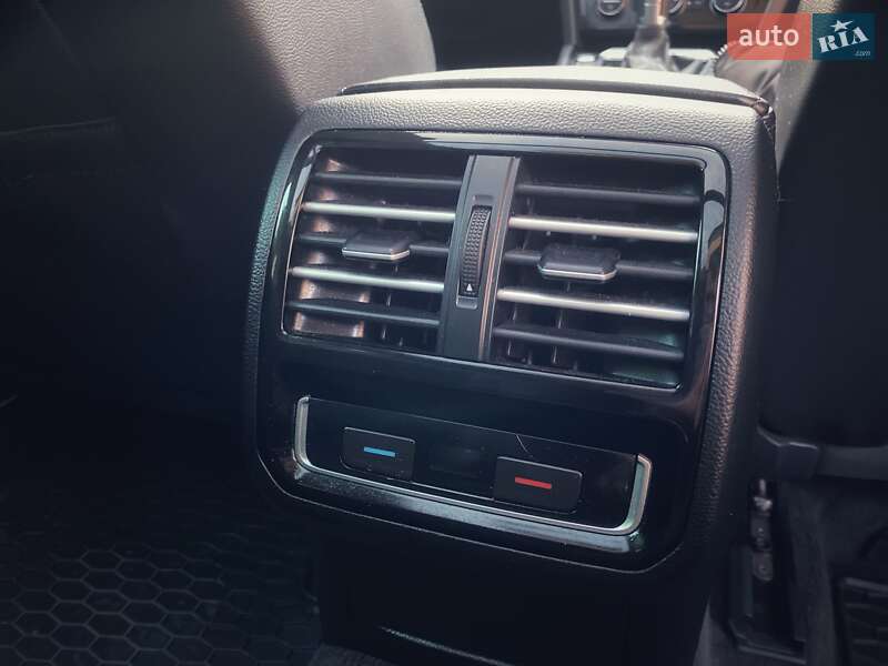 Универсал Volkswagen Passat 2015 в Киеве