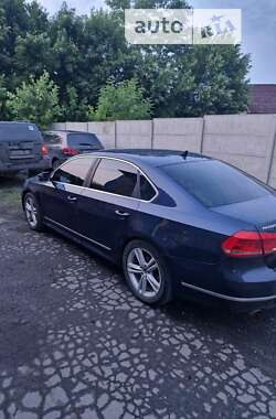 Седан Volkswagen Passat 2012 в Добропіллі