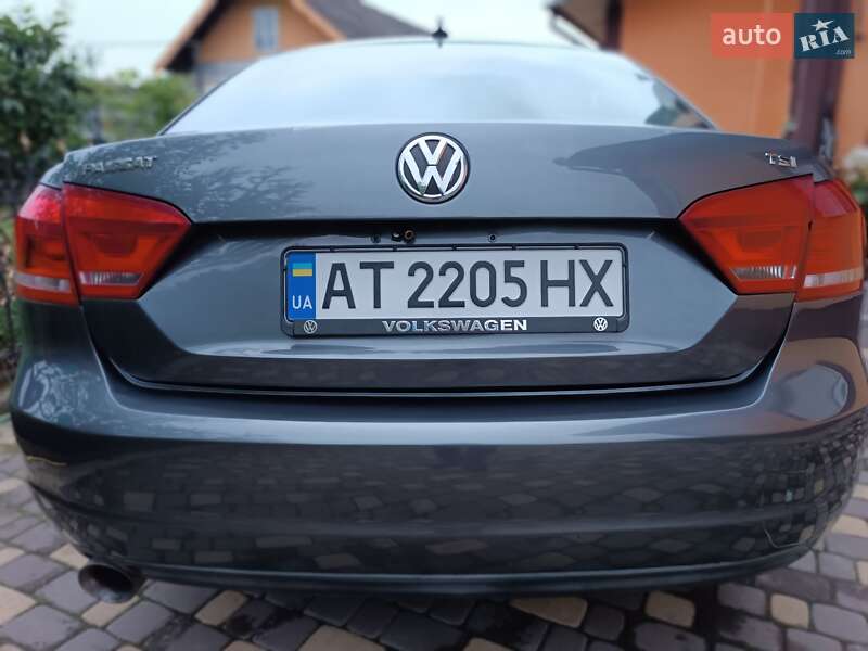 Седан Volkswagen Passat 2014 в Ивано-Франковске