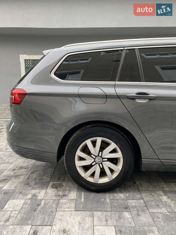 Универсал Volkswagen Passat 2015 в Каменке-Бугской