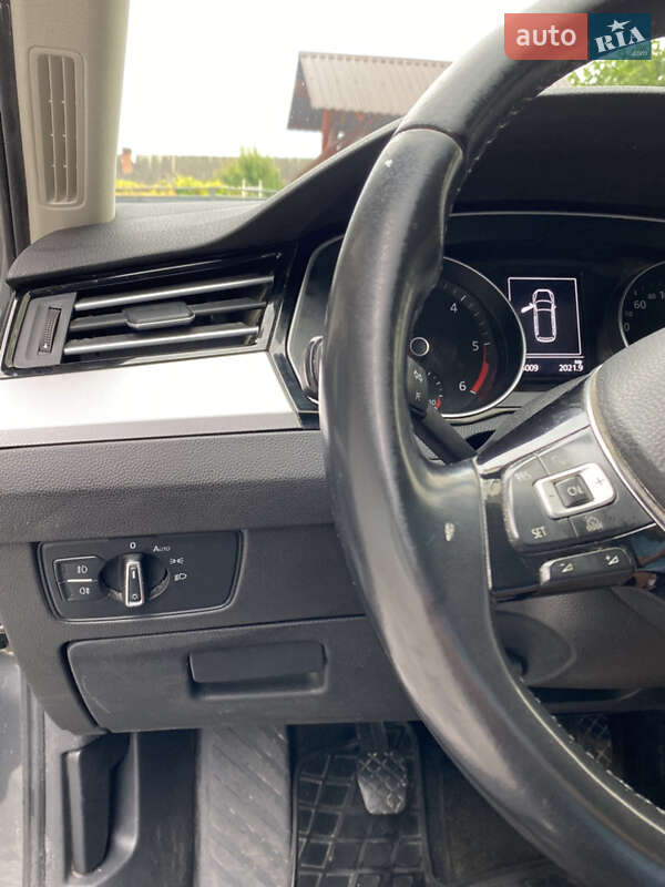 Универсал Volkswagen Passat 2015 в Каменке-Бугской