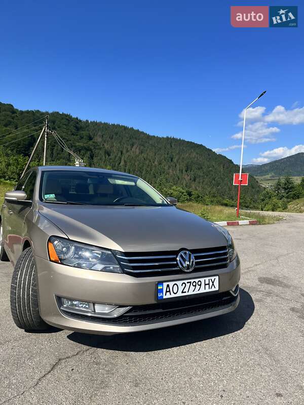 Седан Volkswagen Passat 2015 в Хусті
