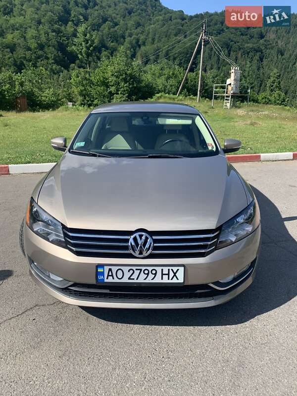 Седан Volkswagen Passat 2015 в Хусті