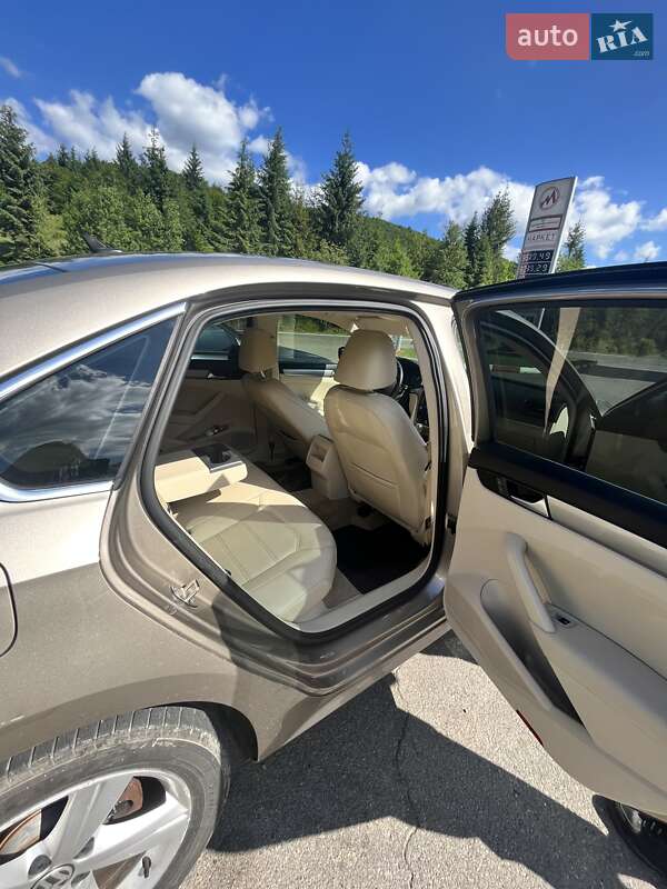 Седан Volkswagen Passat 2015 в Хусті