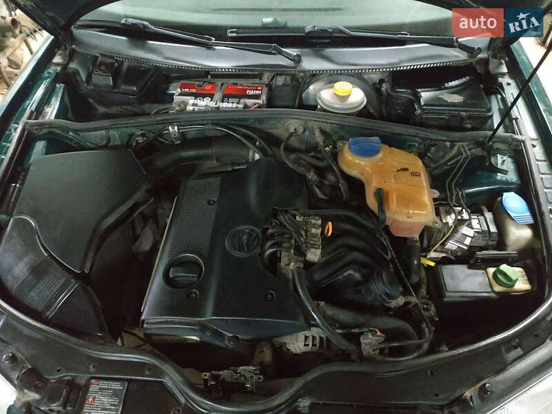 Седан Volkswagen Passat 1998 в Харкові