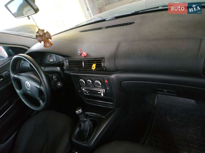 Седан Volkswagen Passat 1998 в Харкові