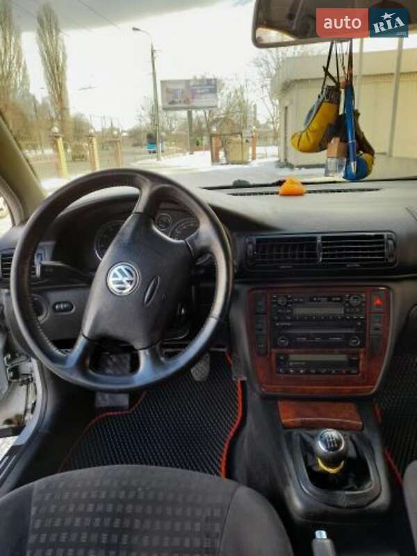 Седан Volkswagen Passat 2002 в Виннице