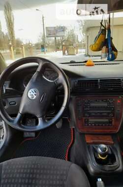 Седан Volkswagen Passat 2002 в Виннице