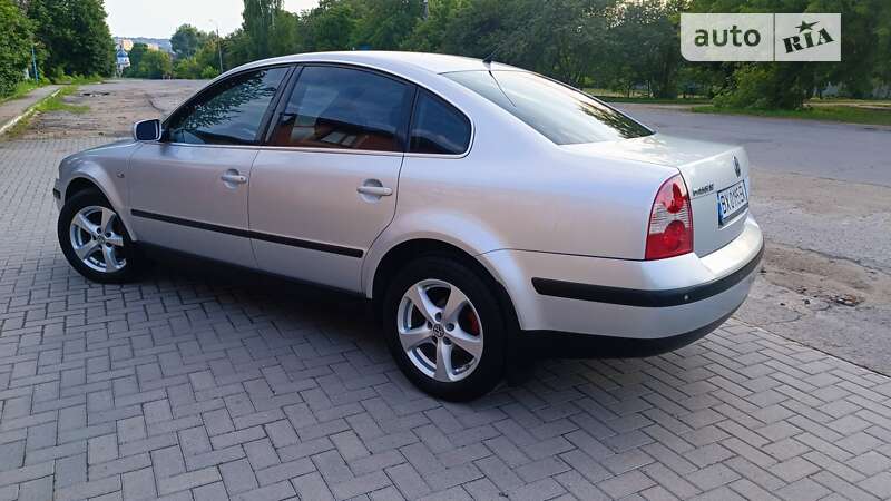 Седан Volkswagen Passat 2001 в Красилові