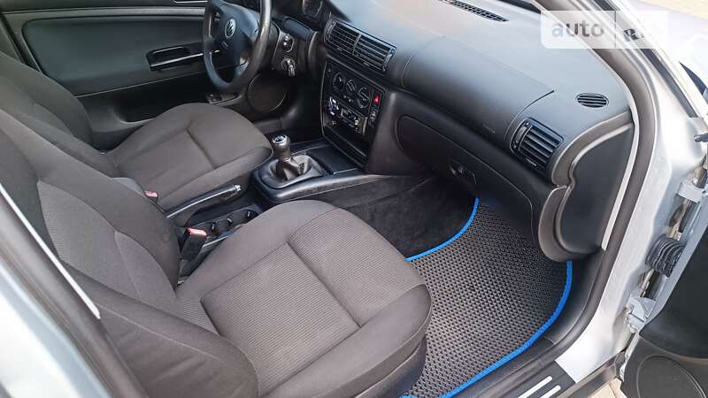 Седан Volkswagen Passat 2001 в Красилові