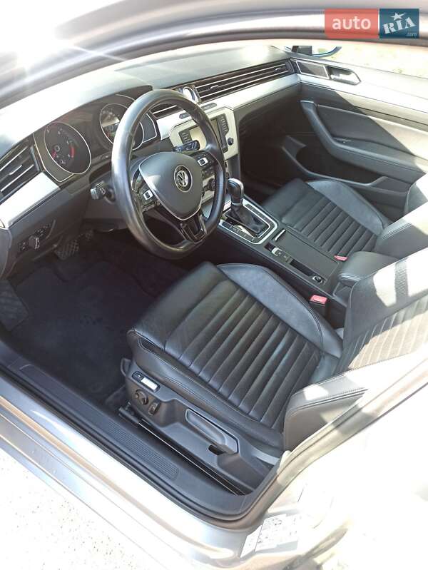 Универсал Volkswagen Passat 2015 в Киеве