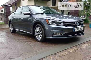 Седан Volkswagen Passat 2018 в Львові