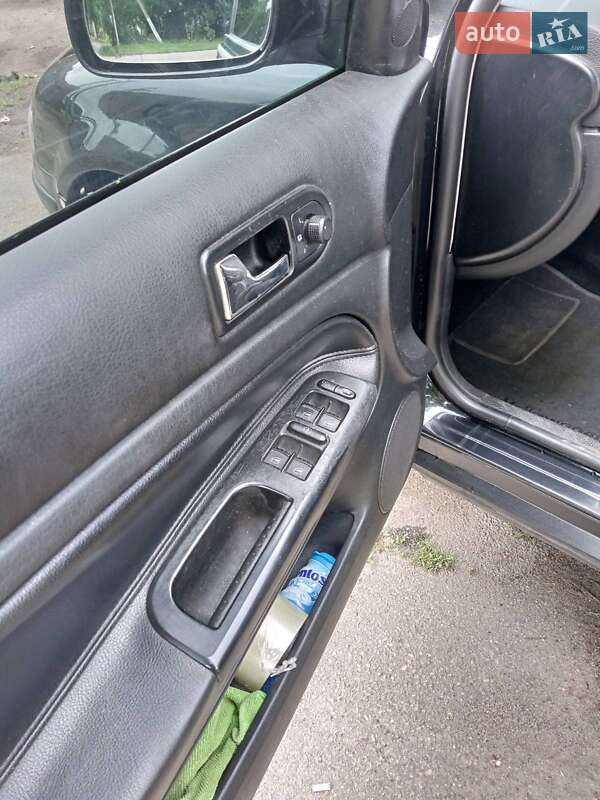 Універсал Volkswagen Passat 2000 в Запоріжжі