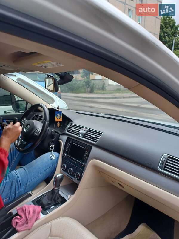 Седан Volkswagen Passat 2011 в Києві