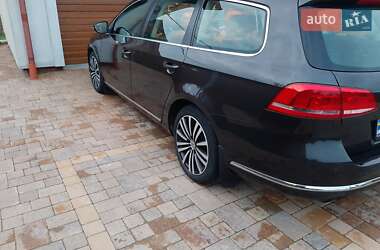 Универсал Volkswagen Passat 2011 в Локачах