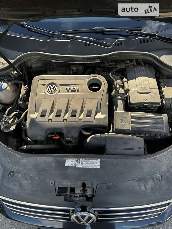Седан Volkswagen Passat 2011 в Киеве