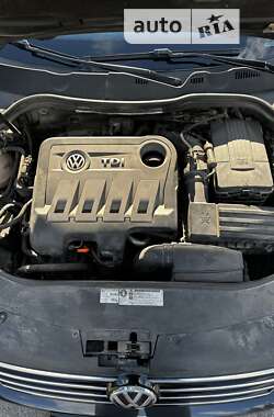 Седан Volkswagen Passat 2011 в 