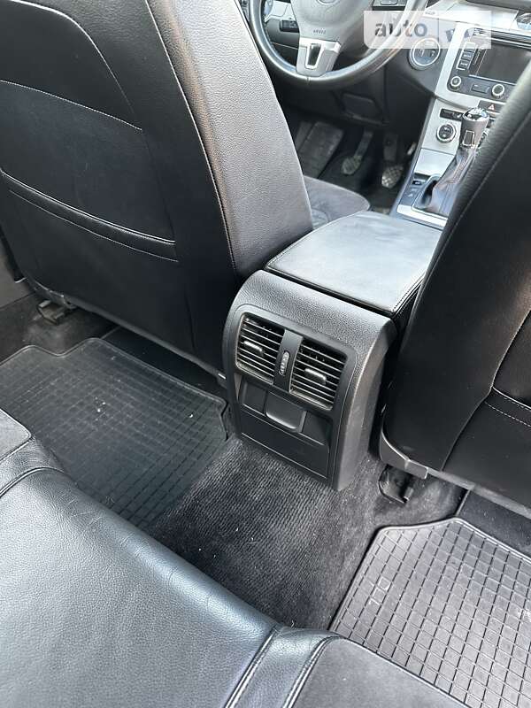 Седан Volkswagen Passat 2011 в Киеве
