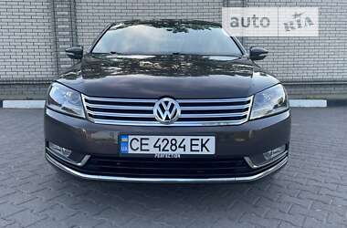 Седан Volkswagen Passat 2012 в Черновцах