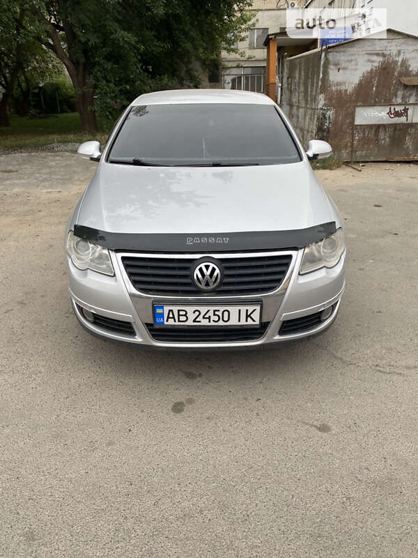 Седан Volkswagen Passat 2005 в Ладыжине