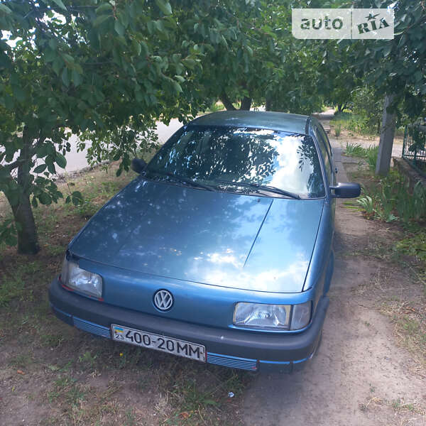 Седан Volkswagen Passat 1990 в Витовском районе