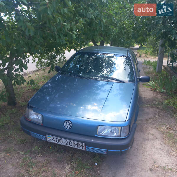 Седан Volkswagen Passat 1990 в Витовском районе