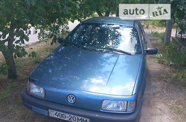 Седан Volkswagen Passat 1990 в Витовском районе