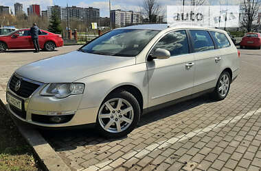 Універсал Volkswagen Passat 2010 в Львові