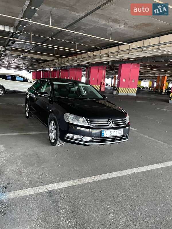 Седан Volkswagen Passat 2011 в Киеве