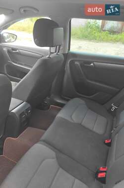 Универсал Volkswagen Passat 2013 в 