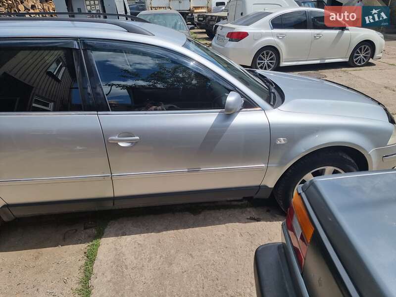 Універсал Volkswagen Passat 2001 в Полтаві