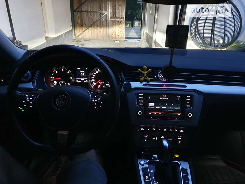 Седан Volkswagen Passat 2015 в Виноградове