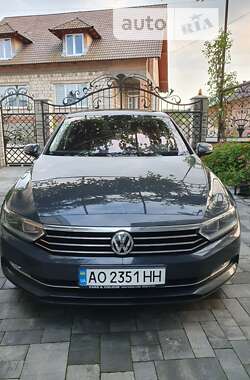 Седан Volkswagen Passat 2015 в 