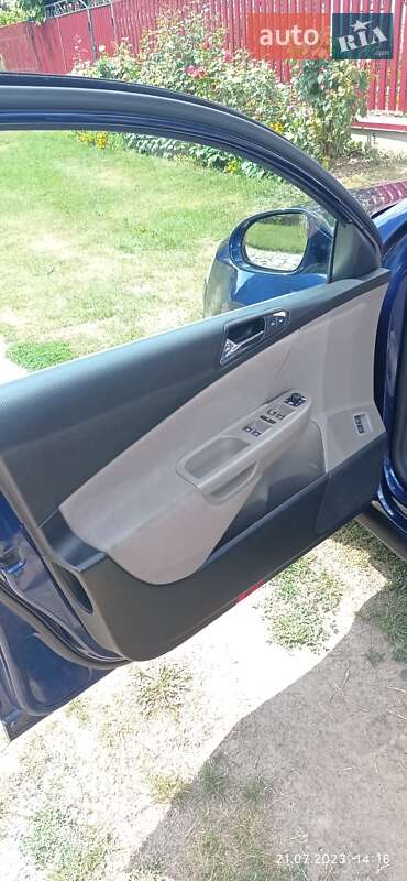 Универсал Volkswagen Passat 2005 в Киеве