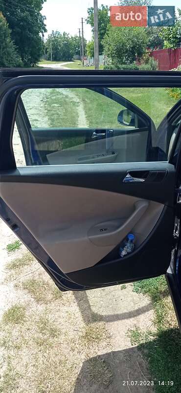 Универсал Volkswagen Passat 2005 в Киеве