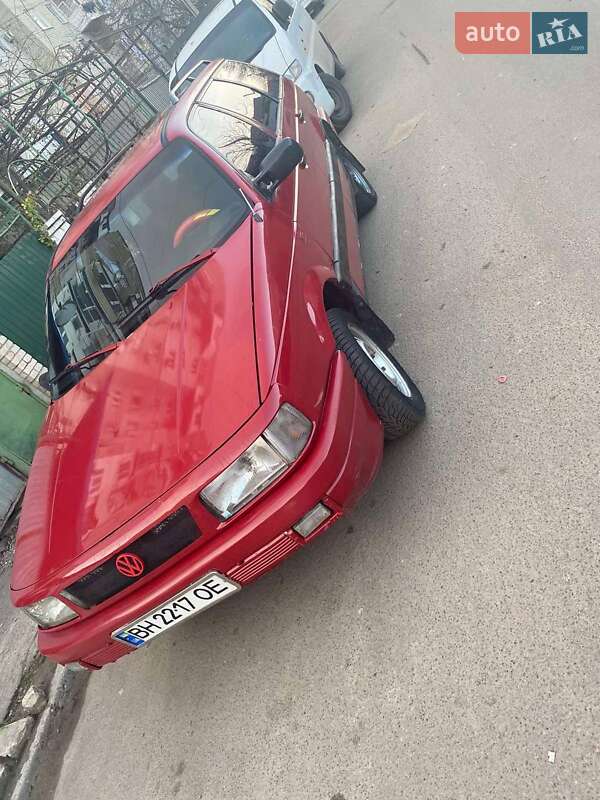 Универсал Volkswagen Passat 1991 в Одессе