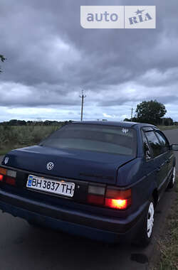 Седан Volkswagen Passat 1988 в Подольске