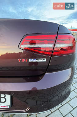 Седан Volkswagen Passat 2015 в 