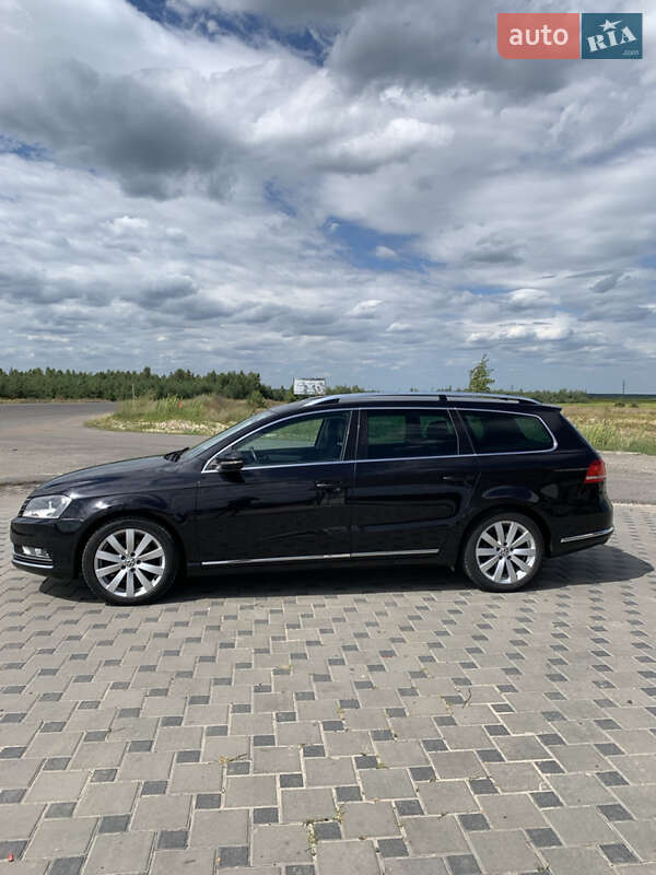 Универсал Volkswagen Passat 2012 в Дубровице