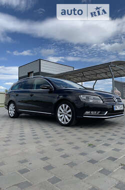 Універсал Volkswagen Passat 2012 в Дубровиці