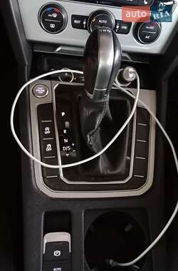 Универсал Volkswagen Passat 2015 в Киеве