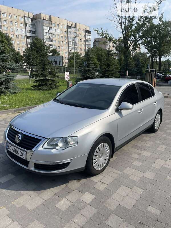 Седан Volkswagen Passat 2005 в 